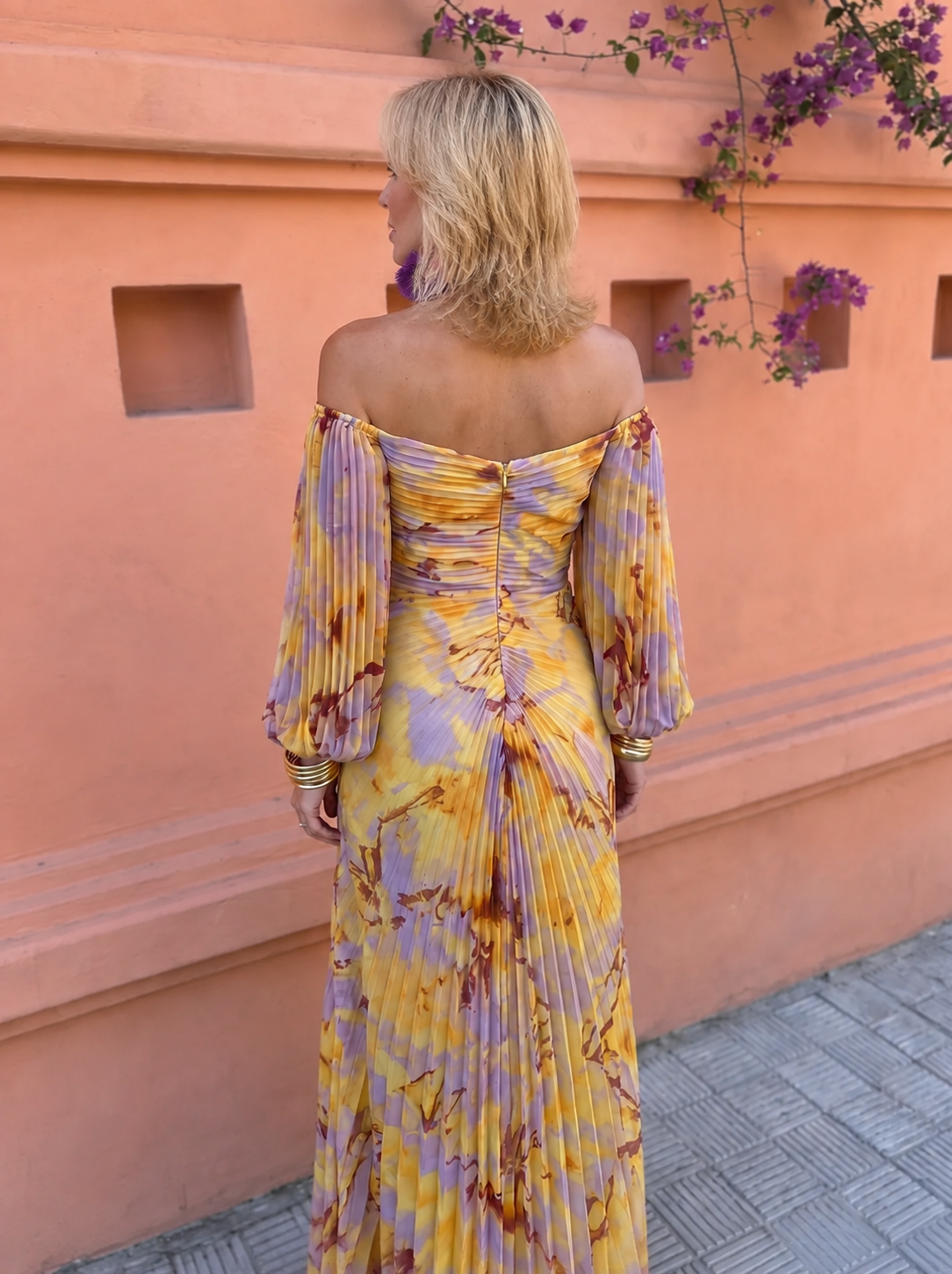 Greta | Abito lungo a fiori con scollatura profonda