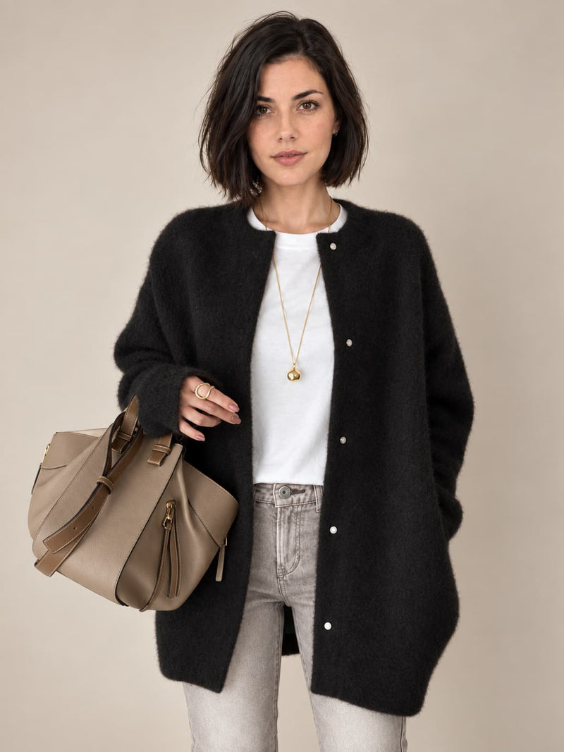Carla | Cardigan chic in cashmere