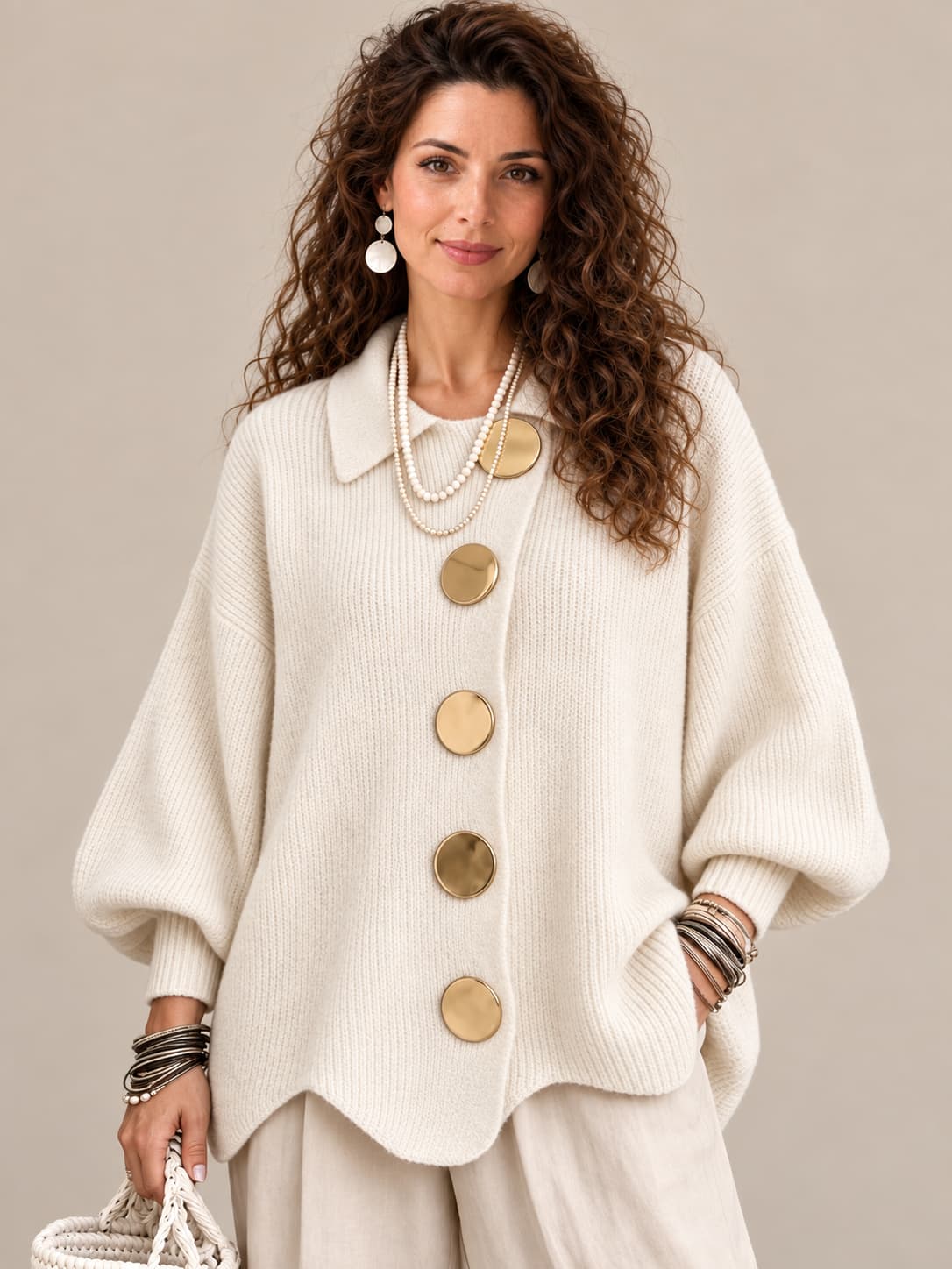 Stefania | Cardigan oversize con collo e bottoni metallici