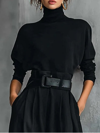 Emma | Completo nero a due pezzi con maglia a collo alto a maniche lunghe e pantaloni dritti (cintura inclusa)