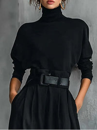 Emma | Completo nero a due pezzi con maglia a collo alto a maniche lunghe e pantaloni dritti (cintura inclusa)